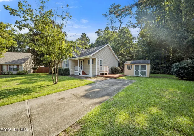 Photo 3 of Single family home for sale at 5705 Highgrove Pl, Wilmington, NC 28409 | MLS# 100596276 | Listing updated on 2026-10-01