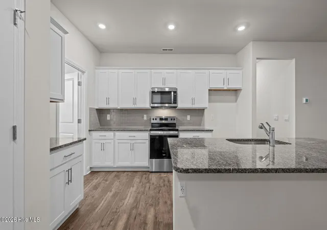Photo 4 of Single family home for sale at 102 Harling Xing Way, La Grange, NC 28551 | MLS# 100595198 | Listing updated on 2026-09-14