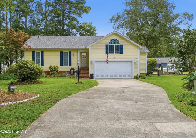 Photo 2 of Single family home for sale at 109 Commander Cir, New Bern, NC 28562 | MLS# 100599876 | Listing updated on 2026-08-29