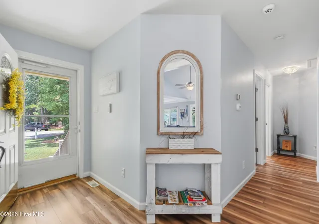 Photo 4 of Single family home for sale at 109 Commander Cir, New Bern, NC 28562 | MLS# 100599876 | Listing updated on 2026-08-29