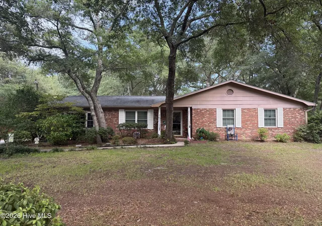 Photo 1 of Single family home for sale at 810 E Cape Harbor Dr, Southport, NC 28461 | MLS# 100599527 | Listing updated on 2026-09-20