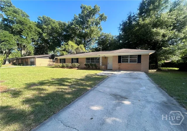 Photo 2 of Single family home for sale at 413 Barnhill Dr, Savannah, GA 31406 | MLS# SA358083 | Listing updated on 2026-09-01
