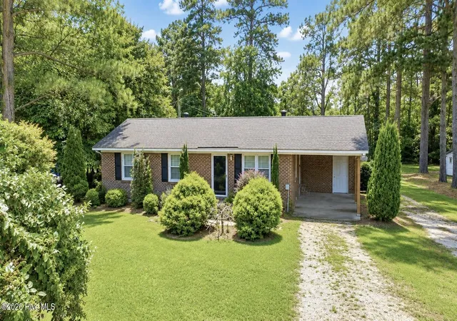 Photo 1 of Single family home for sale at 1811 John Small Ave, Washington, NC 27889 | MLS# 100596817 | Listing updated on 2026-09-05