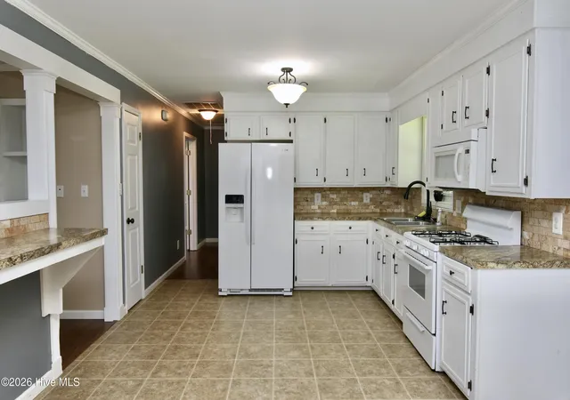 Photo 3 of Single family home for sale at 1811 John Small Ave, Washington, NC 27889 | MLS# 100596817 | Listing updated on 2026-09-05
