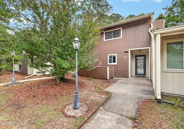 3rd image of 97 Quarterdeck Townes, New Bern, NC 28562 | MLS# 100586983
