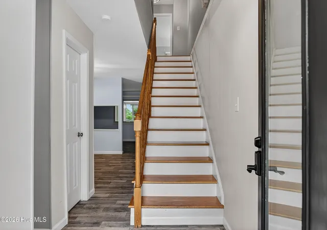 5th image of 97 Quarterdeck Townes, New Bern, NC 28562 | MLS# 100586983