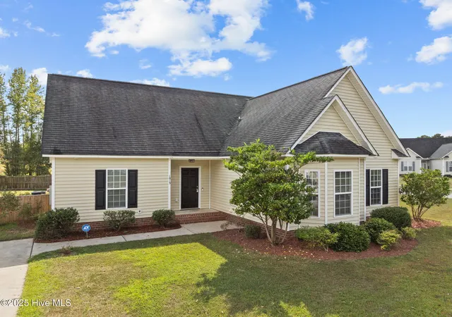 Homes for sale in Winterville, NC | 1013 Bristolmoor Dr, Winterville, NC 28590 | MLS# 100564285