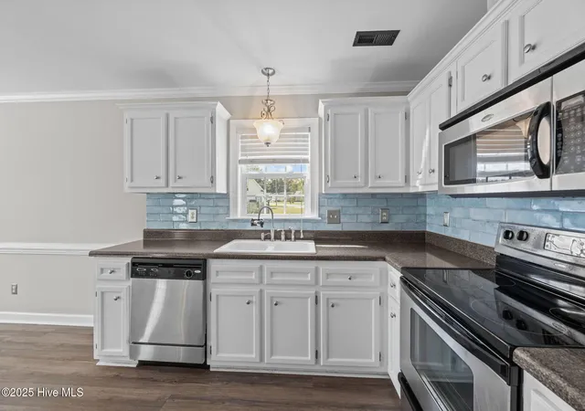 Homes for sale in Winterville, NC | 1013 Bristolmoor Dr, Winterville, NC 28590 | MLS# 100564285