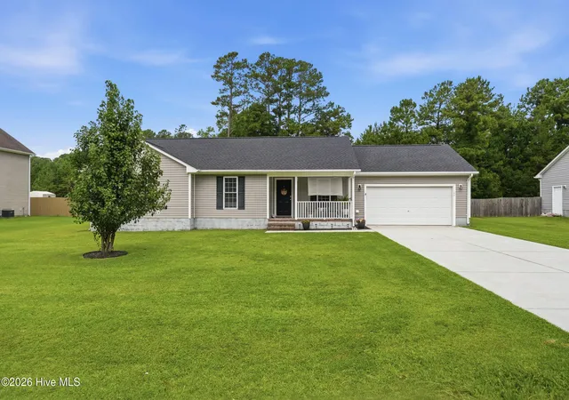 Photo 3 of Single family home for sale at 102 Laredo Dr, Jacksonville, NC 28540 | MLS# 100594716 | Listing updated on 2026-10-01