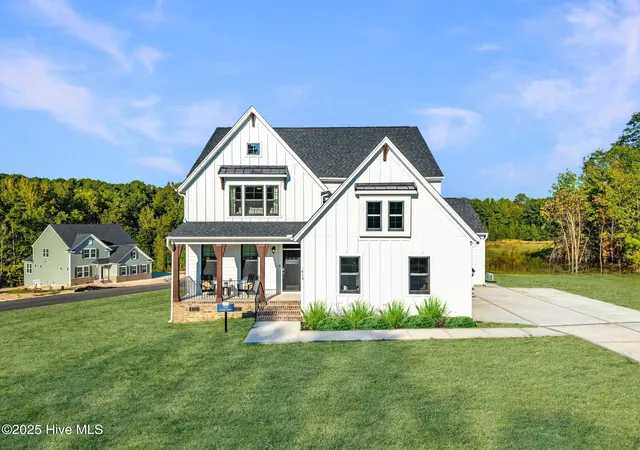 Photo 2 of Single family home for sale at 415 Heidi May Wy, Carthage, NC 28327 | MLS# 100599562 | Listing updated on 2026-09-02