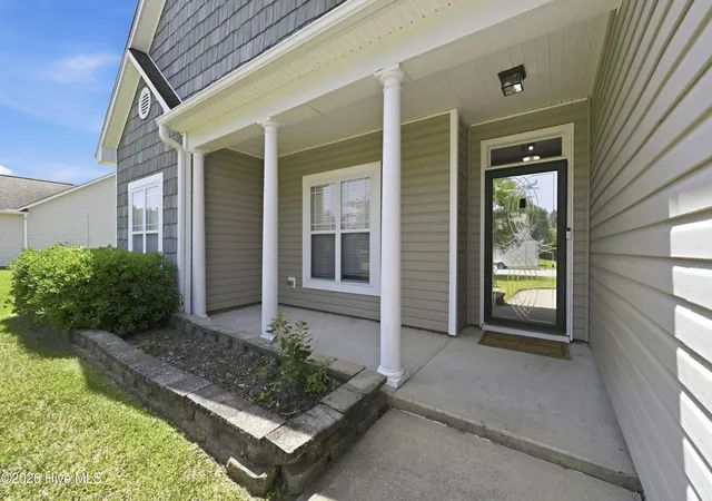 Photo 3 of Single family home for sale at 302 Wynbrookee Ln, Jacksonville, NC 28546 | MLS# 100582314 | Listing updated on 2026-09-12