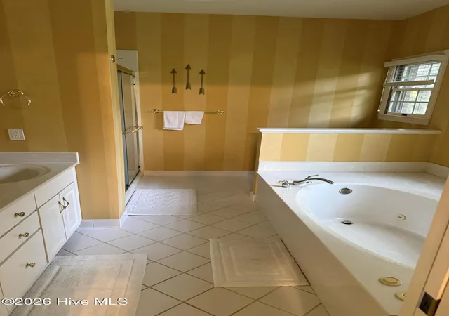 Photo 4 of Single family home for sale at 3504 Barons Way, Trent Woods, NC 28562 | MLS# 100588649 | Listing updated on 2026-09-16