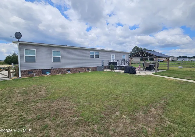 Homes for sale in Clinton, NC | 2866 Basstown Rd, Clinton, NC 28328 | MLS# 100585266