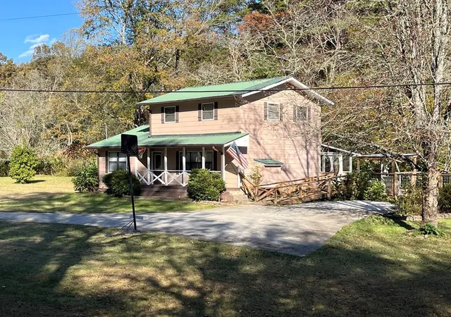 Photo 2 of Single family home for sale at 282 Myers Branch, Murphy, NC 28906 | MLS# 98524305 | Listing updated on 2026-09-15
