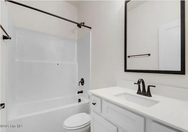 Photo 4 of Single family home for sale at 822 Hidden Brg Dr, Jacksonville, NC 28546 | MLS# 100584355 | Listing updated on 2026-08-31