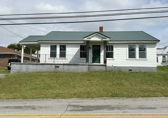 Homes for sale in Crawfordville, GA | 115 Moore St, Crawfordville, GA 30631 | MLS# 98030571