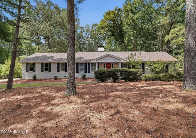 Photo 1 of Single family home for sale at 224 Heather Ln, Southern Pines, NC 28387 | MLS# 100589816 | Listing updated on 2026-09-03