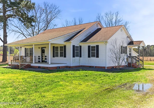 Homes for sale in Willard, NC | 10771 Us Hwy 117 N, Willard, NC 28478 | MLS# 100561620