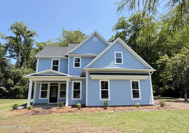 Homes for sale in Lake Waccamaw, NC | 104 Live Oak Cir, Lake Waccamaw, NC 28450 | MLS# 100570636