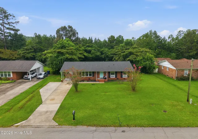 Photo 3 of Single family home for sale at 106 Stratford Rd, Havelock, NC 28532 | MLS# 100599604 | Listing updated on 2026-09-09