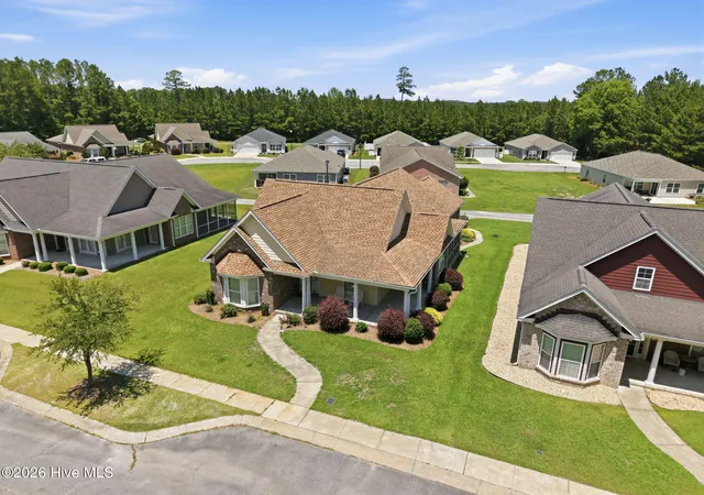 Homes for sale in Washington, NC | 504 Somerset Dr, Washington, NC 27889 | MLS# 100579390