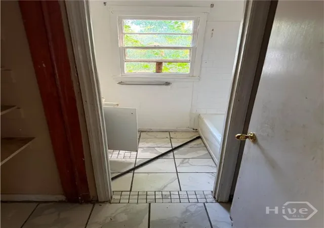 Photo 4 of Single family home for sale at 1510 Cloverdale Dr, Savannah, GA 31415 | MLS# SA359787 | Listing updated on 2026-10-09