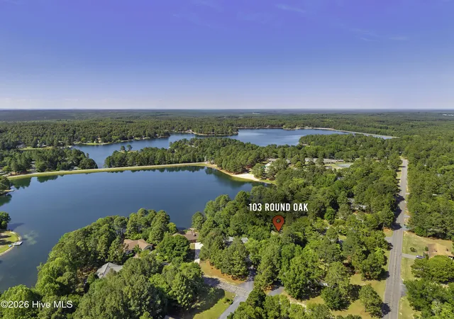 Homes for sale in Seven Lakes, NC | 103 Round Oak Ct, Seven Lakes, NC 27376 | MLS# 100573862