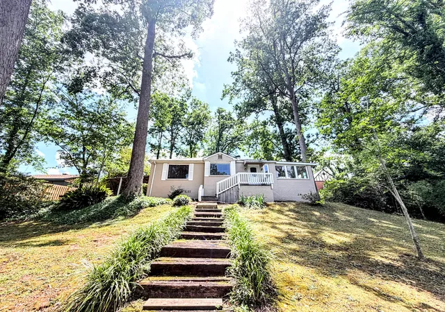 Photo 3 of Single family home for sale at 2312 Laurel Ln, Augusta, GA 30904 | MLS# 98257316 | Listing updated on 2026-08-19