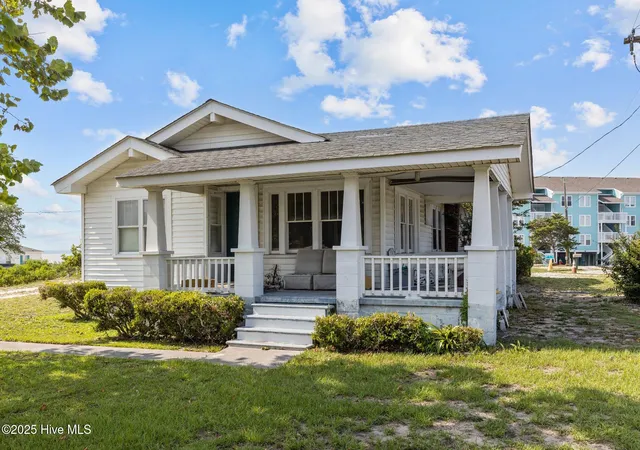 Photo 4 of House for sale at 1024 Salter Path Rd, Atlantic Beach, NC 28512 | MLS# 100527458 | Listing updated on 2026-08-27
