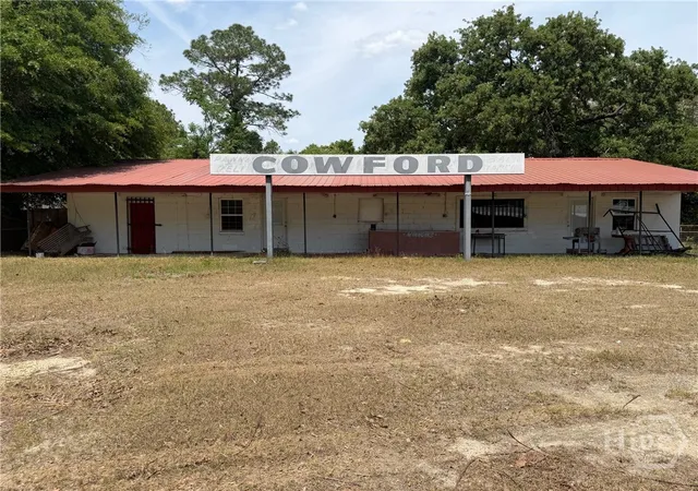 Homes for sale in Glennville, GA | 4102 Ga State 178 Hwy, Glennville, GA 30427 | MLS# SA354019