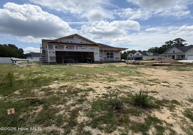 Homes for sale in Farmville, NC | 3229 Meadow Dr, Farmville, NC 27828 | MLS# 100587070