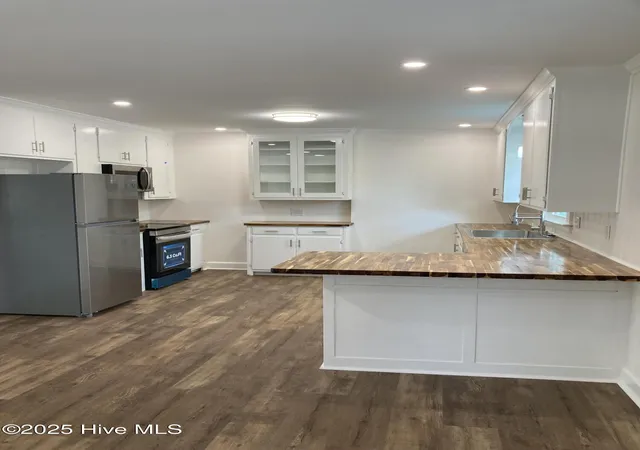Photo 4 of Single family home for sale at 1709 Westwood Ave W, Wilson, NC 27893 | MLS# 100500459 | Listing updated on 2026-10-07