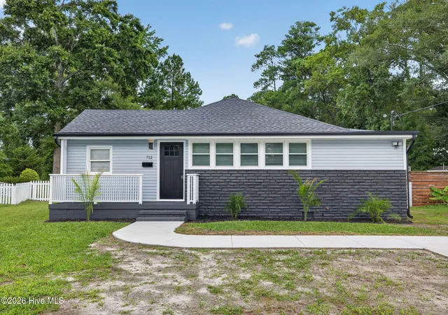 Photo 1 of Single family home for sale at 712 Rosemont Ave, Wilmington, NC 28403 | MLS# 100599647 | Listing updated on 2026-09-17
