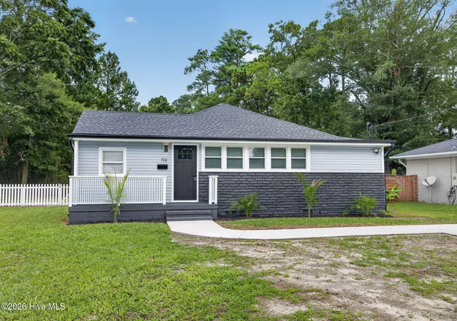 Photo 3 of Single family home for sale at 712 Rosemont Ave, Wilmington, NC 28403 | MLS# 100599647 | Listing updated on 2026-09-17