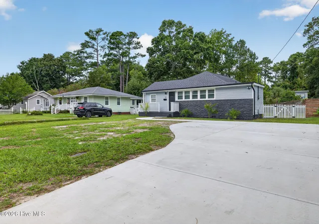 Photo 3 of Single family home for sale at 712 Rosemont Ave, Wilmington, NC 28403 | MLS# 100599647 | Listing updated on 2026-09-17