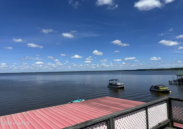 Homes for sale in Lake Waccamaw, NC | 3935 Waccamaw Shores Rd, Lake Waccamaw, NC 28450 | MLS# 100557316