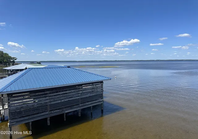 Homes for sale in Lake Waccamaw, NC | 3935 Waccamaw Shores Rd, Lake Waccamaw, NC 28450 | MLS# 100557316
