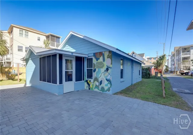 Homes for sale in Tybee Island, GA | 10 17th Pl, Tybee Island, GA 31328 | MLS# SA357566