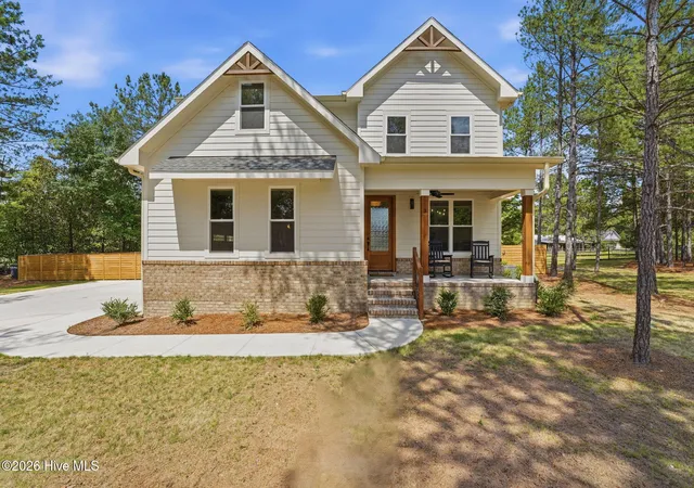 Photo 1 of Single family home for sale at 3 Sapphire Ct, Pinehurst, NC 28374 | MLS# 100586321 | Listing updated on 2026-08-19