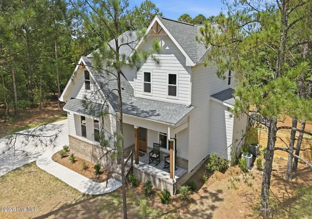 Photo 5 of Single family home for sale at 3 Sapphire Ct, Pinehurst, NC 28374 | MLS# 100586321 | Listing updated on 2026-08-19