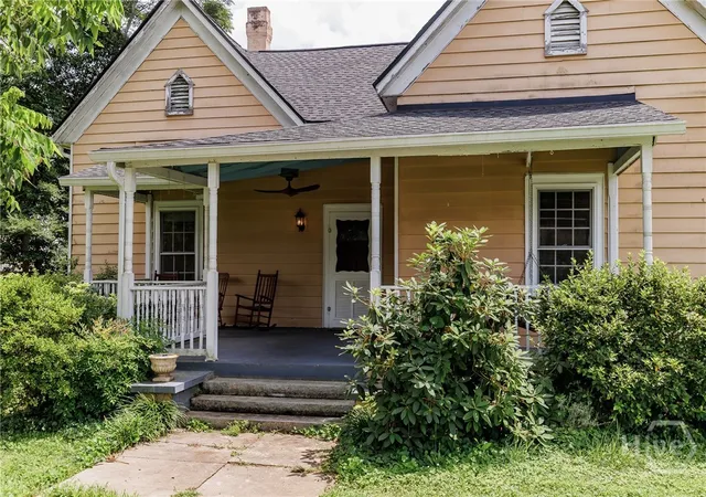 Homes for sale in Comer, GA | 48 E Georgia Ave, Comer, GA 30629 | MLS# CL358233
