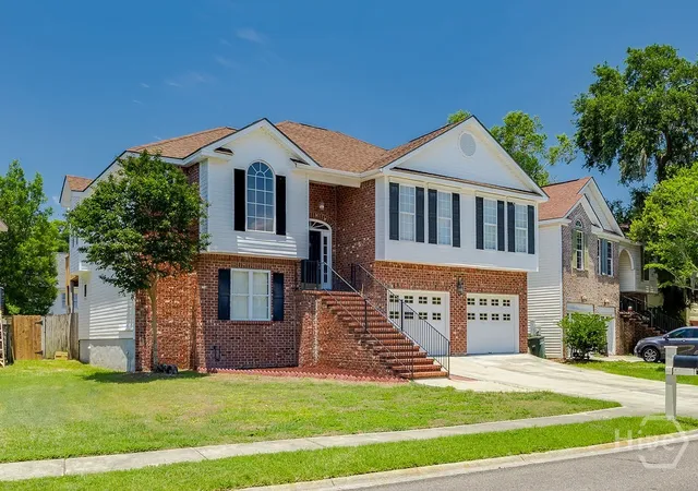 Photo 2 of Single family home for sale at 10 Teakwood Dr, Savannah, GA 31410 | MLS# SA359718 | Listing updated on 2026-08-19