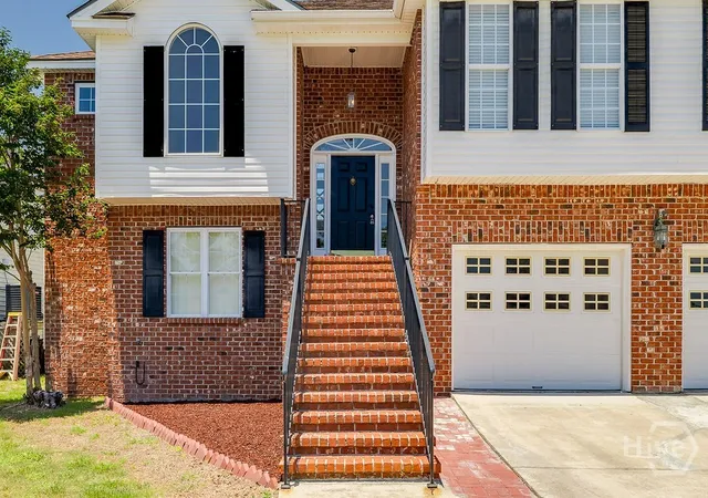 Photo 3 of Single family home for sale at 10 Teakwood Dr, Savannah, GA 31410 | MLS# SA359718 | Listing updated on 2026-08-19