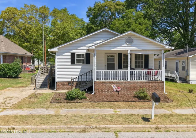 Homes for sale in Tarboro, NC | 810 E Saint John St, Tarboro, NC 27886 | MLS# 100587005