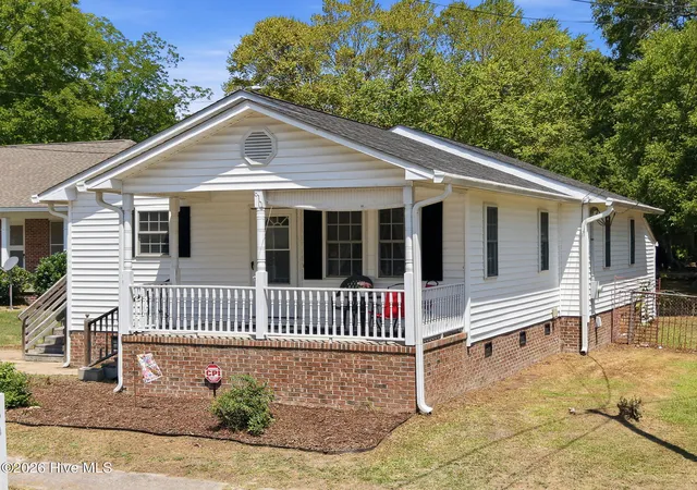 Homes for sale in Tarboro, NC | 810 E Saint John St, Tarboro, NC 27886 | MLS# 100587005