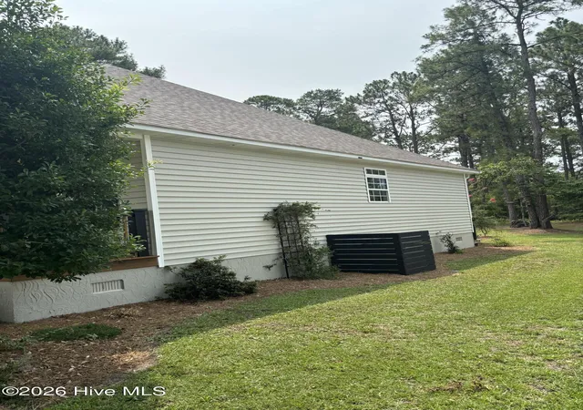 Photo 2 of Single family home for sale at 1817 Caracara Dr, New Bern, NC 28560 | MLS# 100590152 | Listing updated on 2026-08-31