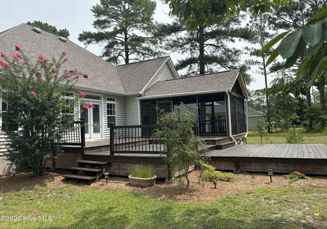 Photo 3 of Single family home for sale at 1817 Caracara Dr, New Bern, NC 28560 | MLS# 100590152 | Listing updated on 2026-08-31