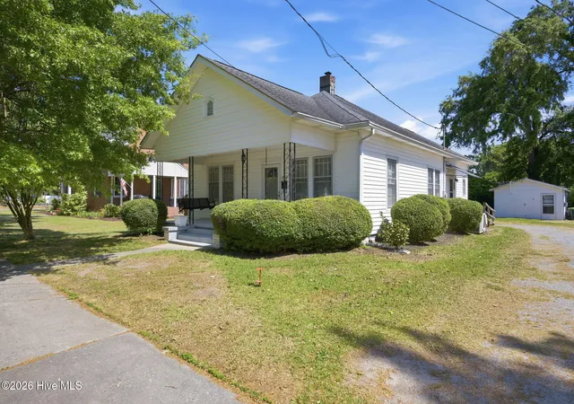 Homes for sale in Farmville, NC | 4162 E Church St, Farmville, NC 27828 | MLS# 100568780