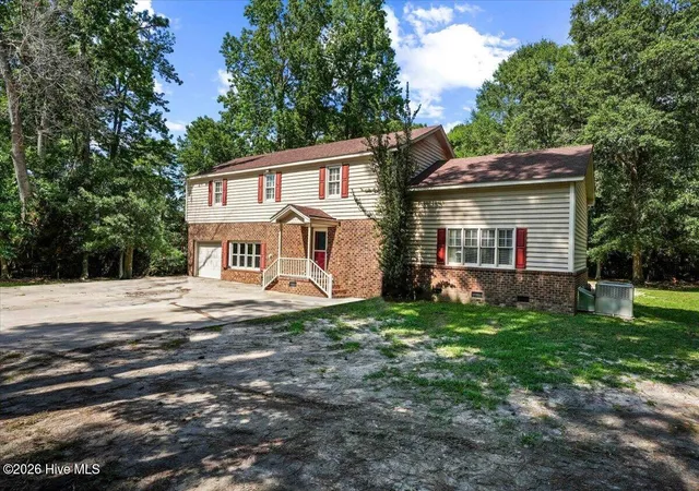 Photo 3 of Single family home for sale at 4606 Country Clb Dr N, Wilson, NC 27896 | MLS# 100586747 | Listing updated on 2026-09-14
