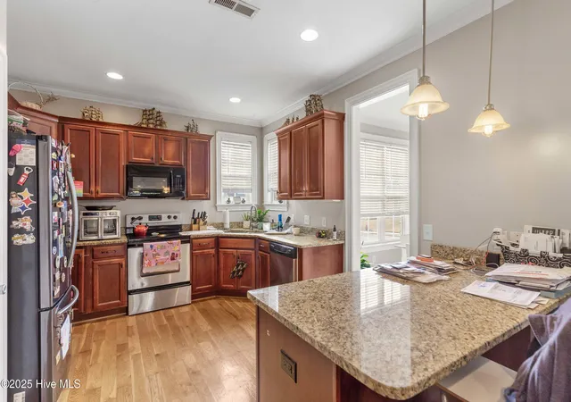 Photo 4 of Single family home for sale at 602 Southerland Farm Dr, Wilmington, NC 28411 | MLS# 100570386 | Listing updated on 2026-09-15